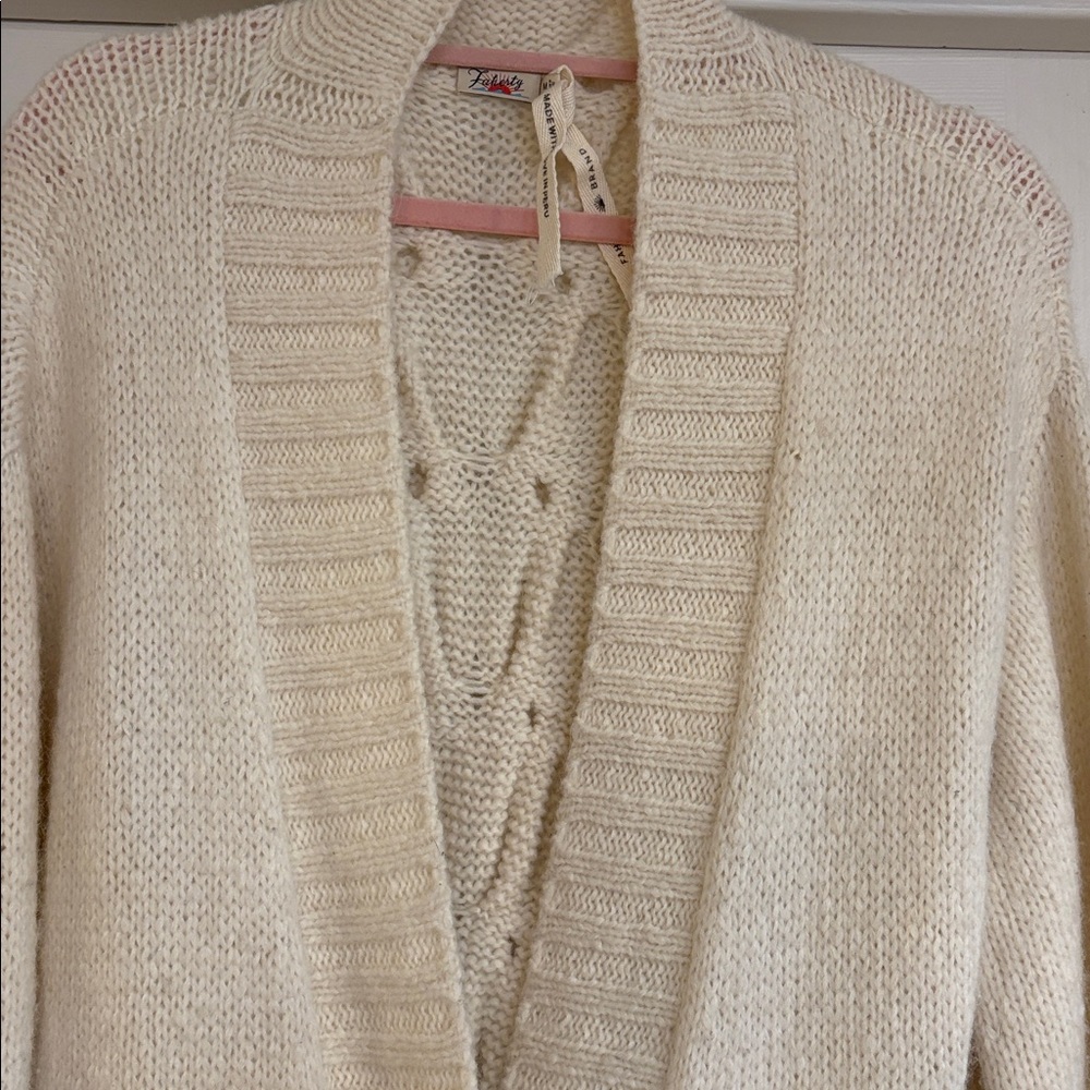 Faherty sweater - image 3
